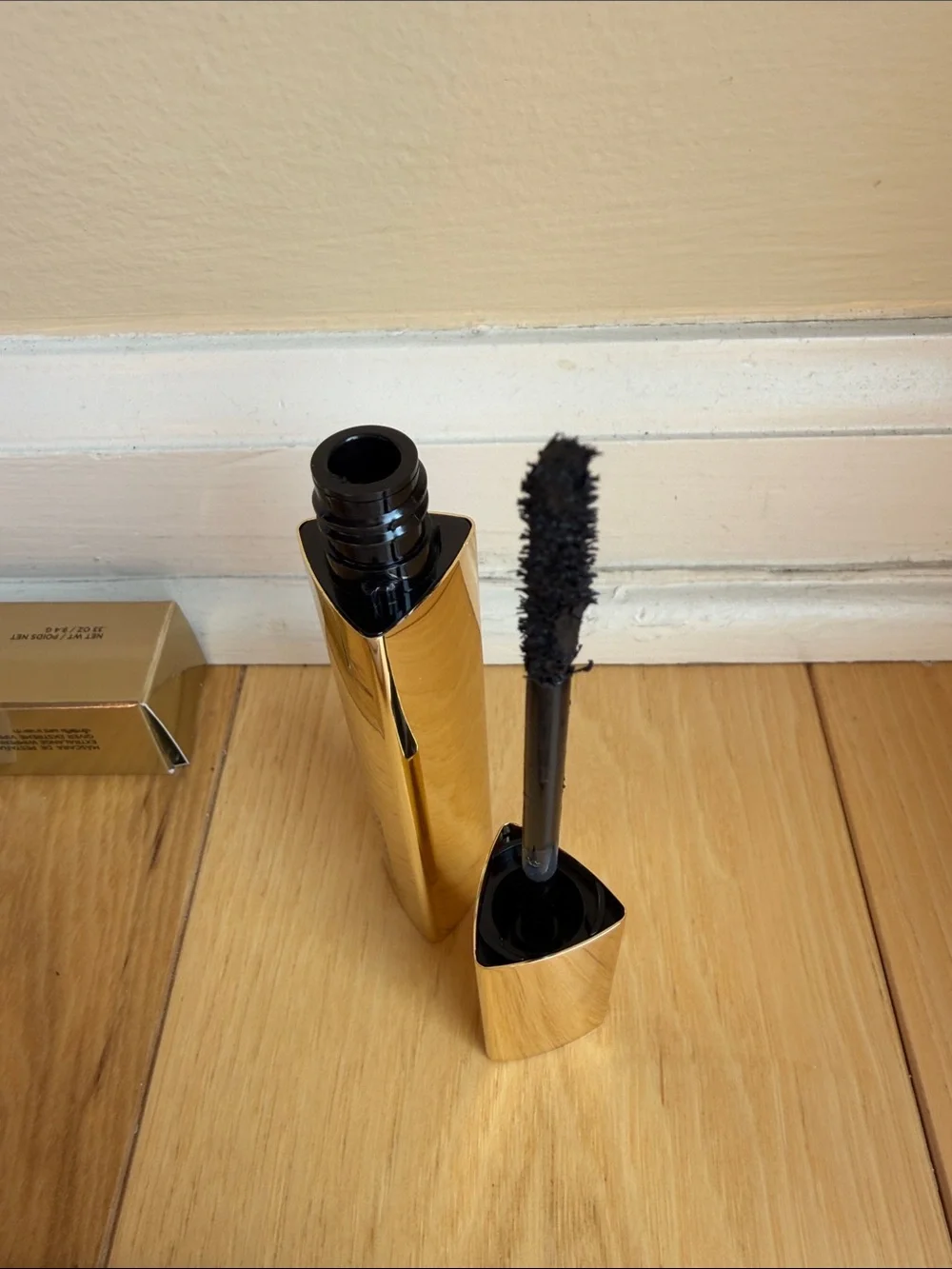 Hourglass mascara in ultra black